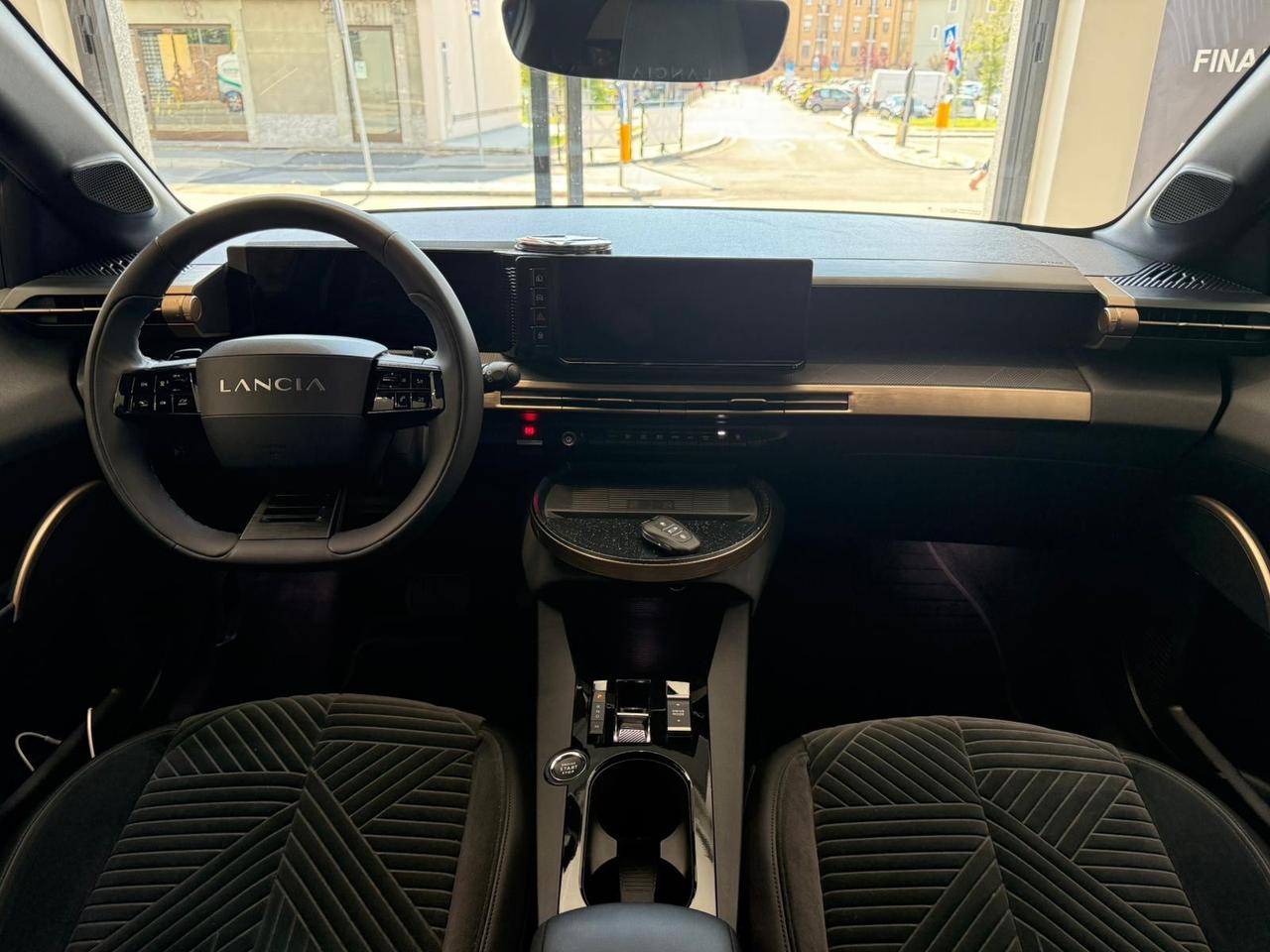 Lancia Ypsilon Hybrid e-DCT HF Line