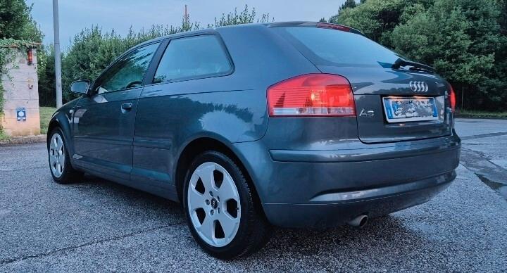 Audi A3 1.6 16V FSI Ambition NEOPATENTATI