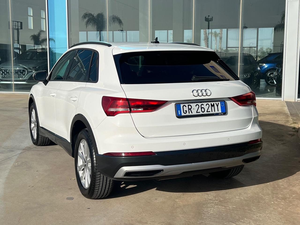 Audi Q3 35 TDI S tronic Business