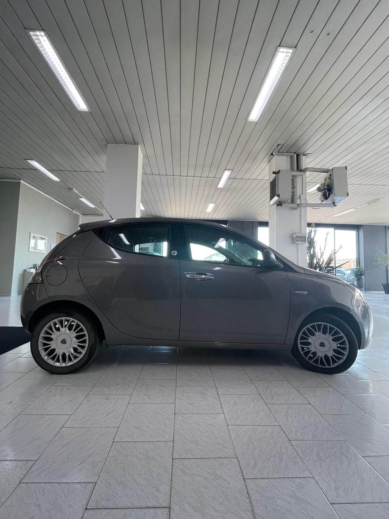 Lancia Ypsilon 1.2 69 CV 5 porte GPL Ecochic Gold