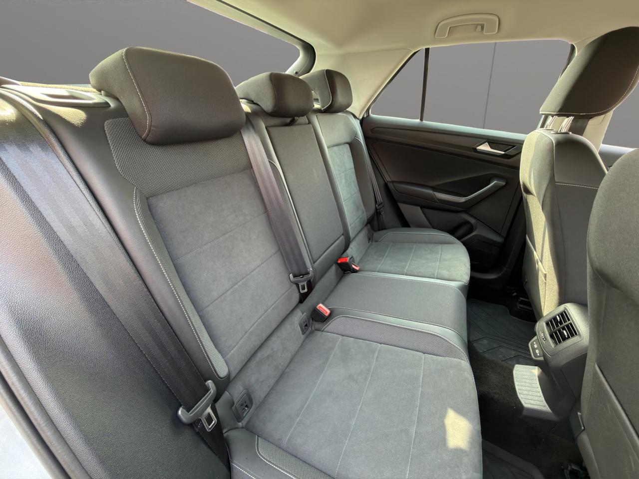 Volkswagen T-Roc 1.0 tsi STYLE 110cv - Unipro - Promo Finanziamento - Garanzia - Virtual Cockpit - Navi Pro - Retrocamera - IQ Light
