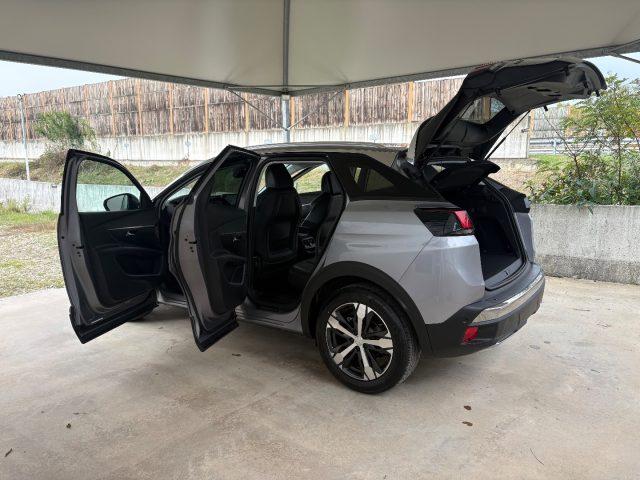 PEUGEOT 3008 PureTech 130 Allure POCHI CHILOMETRI TENUTA BENE