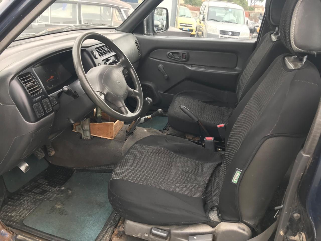 Mitsubishi L200 2.5 TDI 4WD Club Cab Pick-up GLX