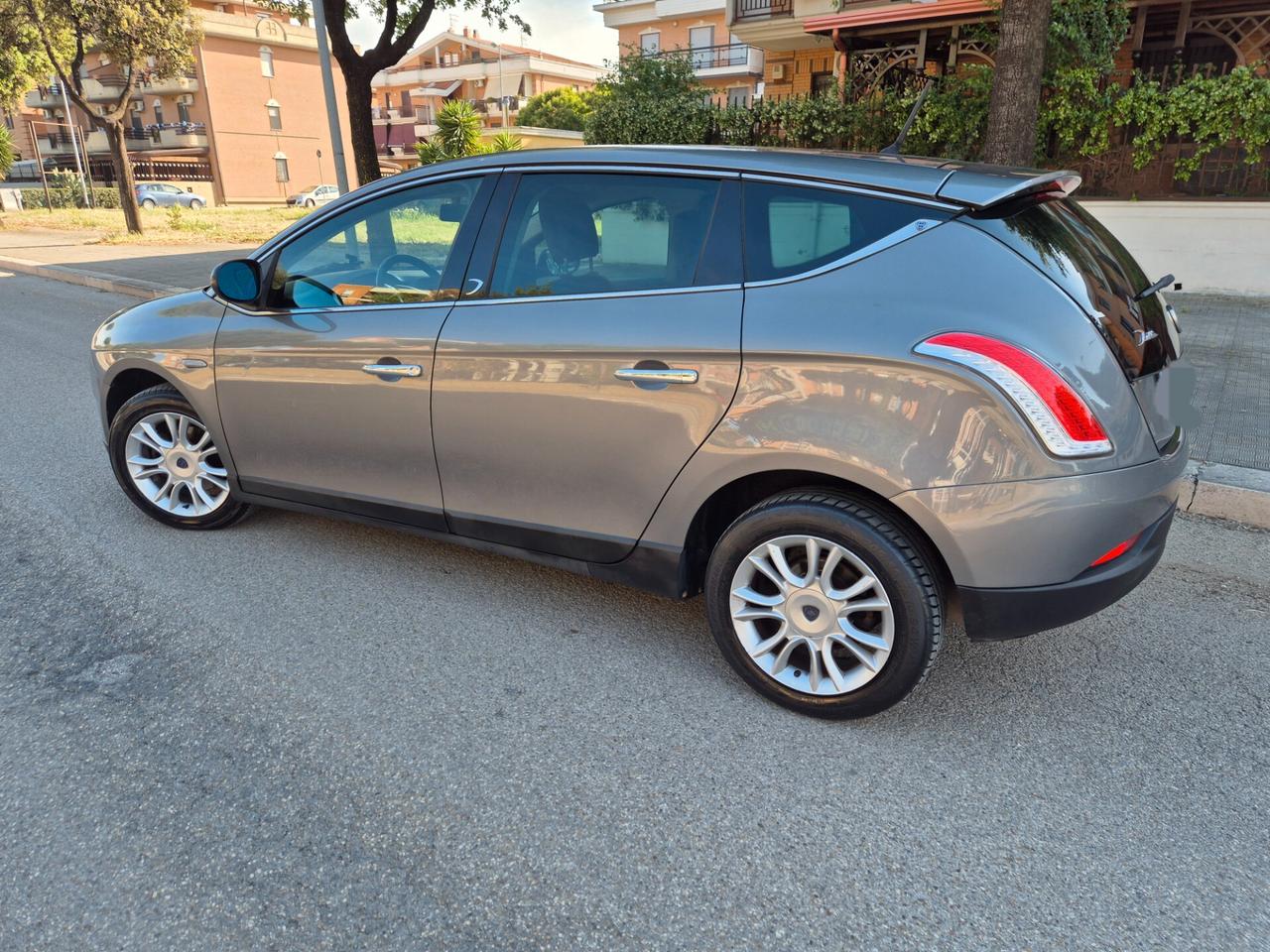 Lancia Delta oro 1.6 MJT 120cv anno 09