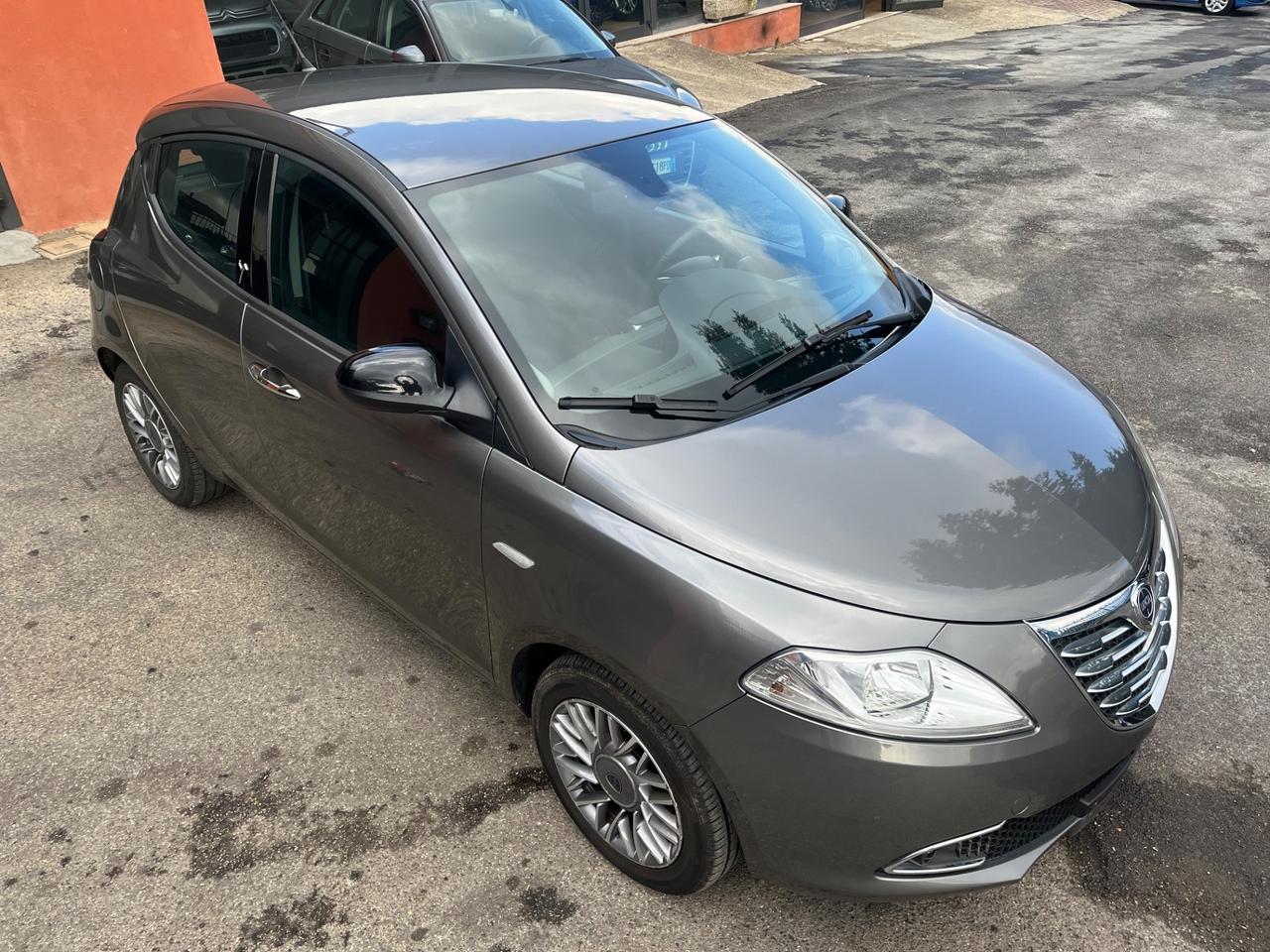 Lancia Ypsilon 1.2 69 CV 5 porte Gold-km 83000-