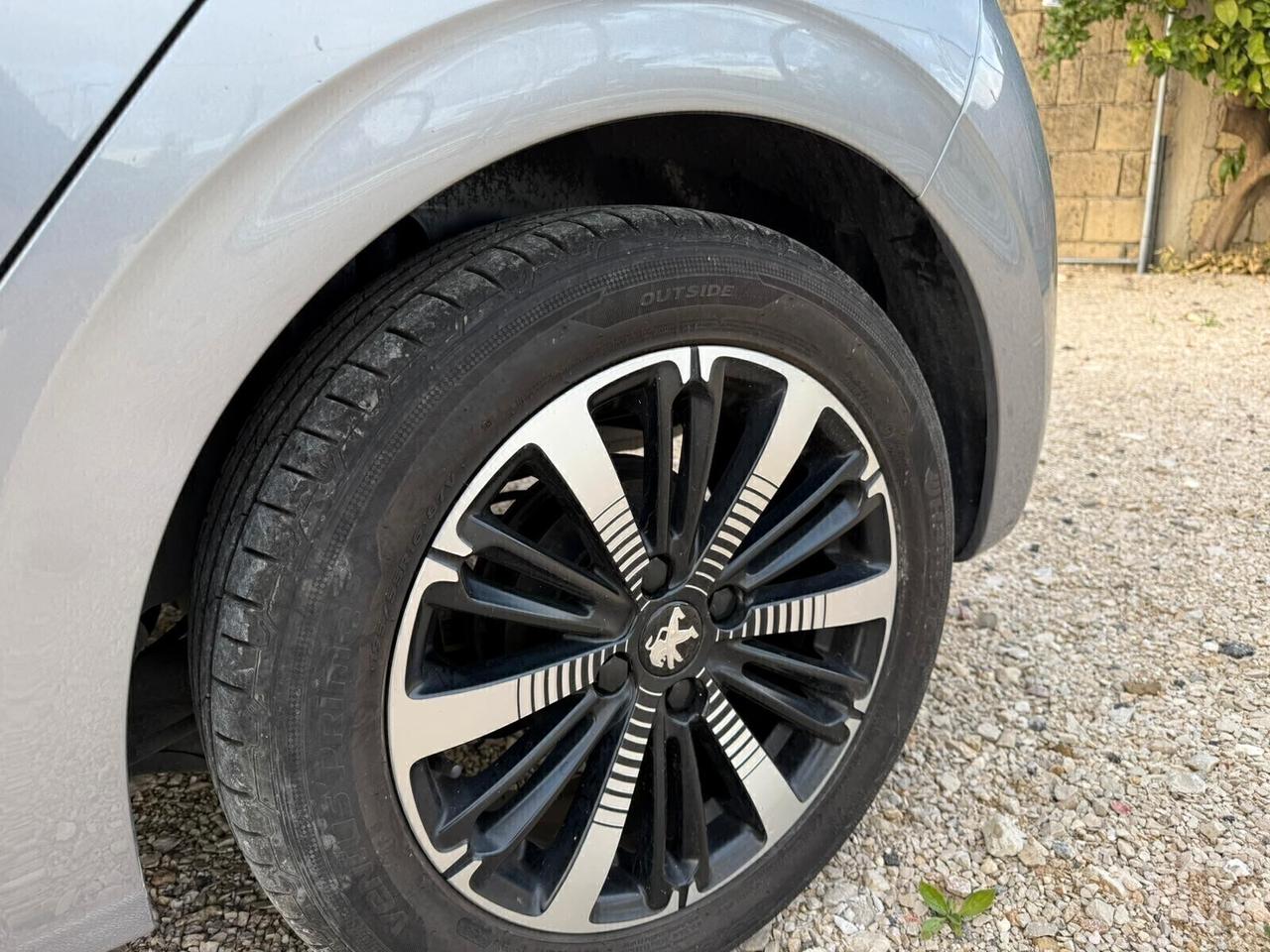 Peugeot 208 PureTech 82 Stop&Start 5 porte Signature