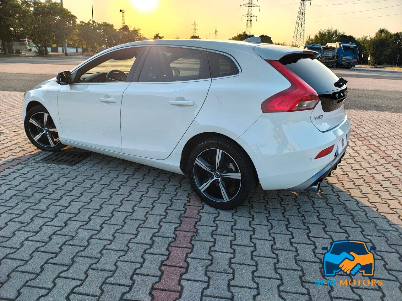 Volvo V40 2.0 d2 R-design Momentum my17