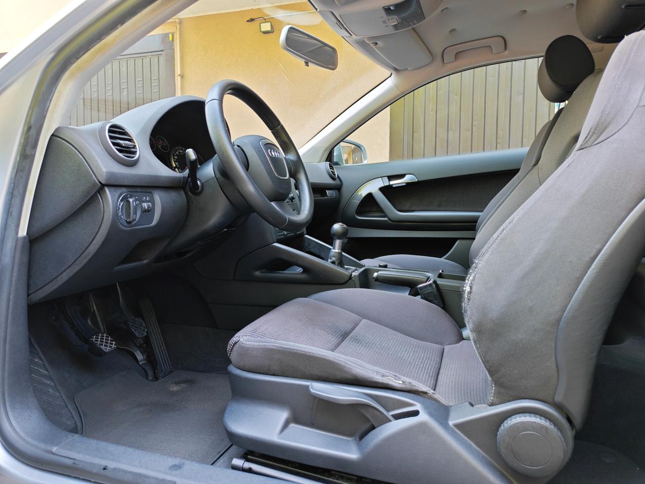 Audi A3 1.6 BENZINA 102cv / 86.000km / Unipro