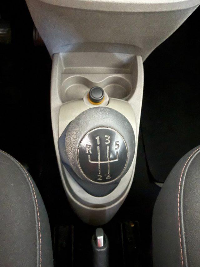 RENAULT Twingo 1.2 16V Initiale