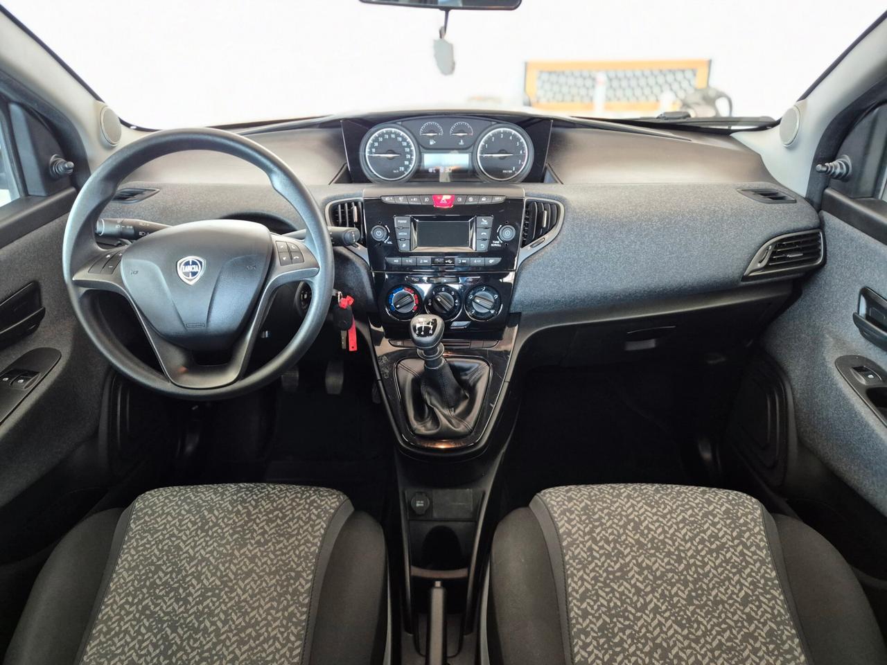 Lancia Ypsilon 1.2 69 CV 5 porte Elefantino Blu