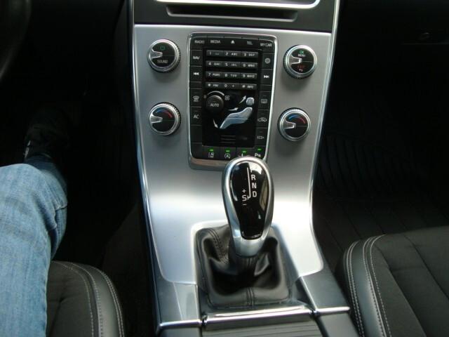 Volvo V60 Cross Country D3 Geartronic Summum