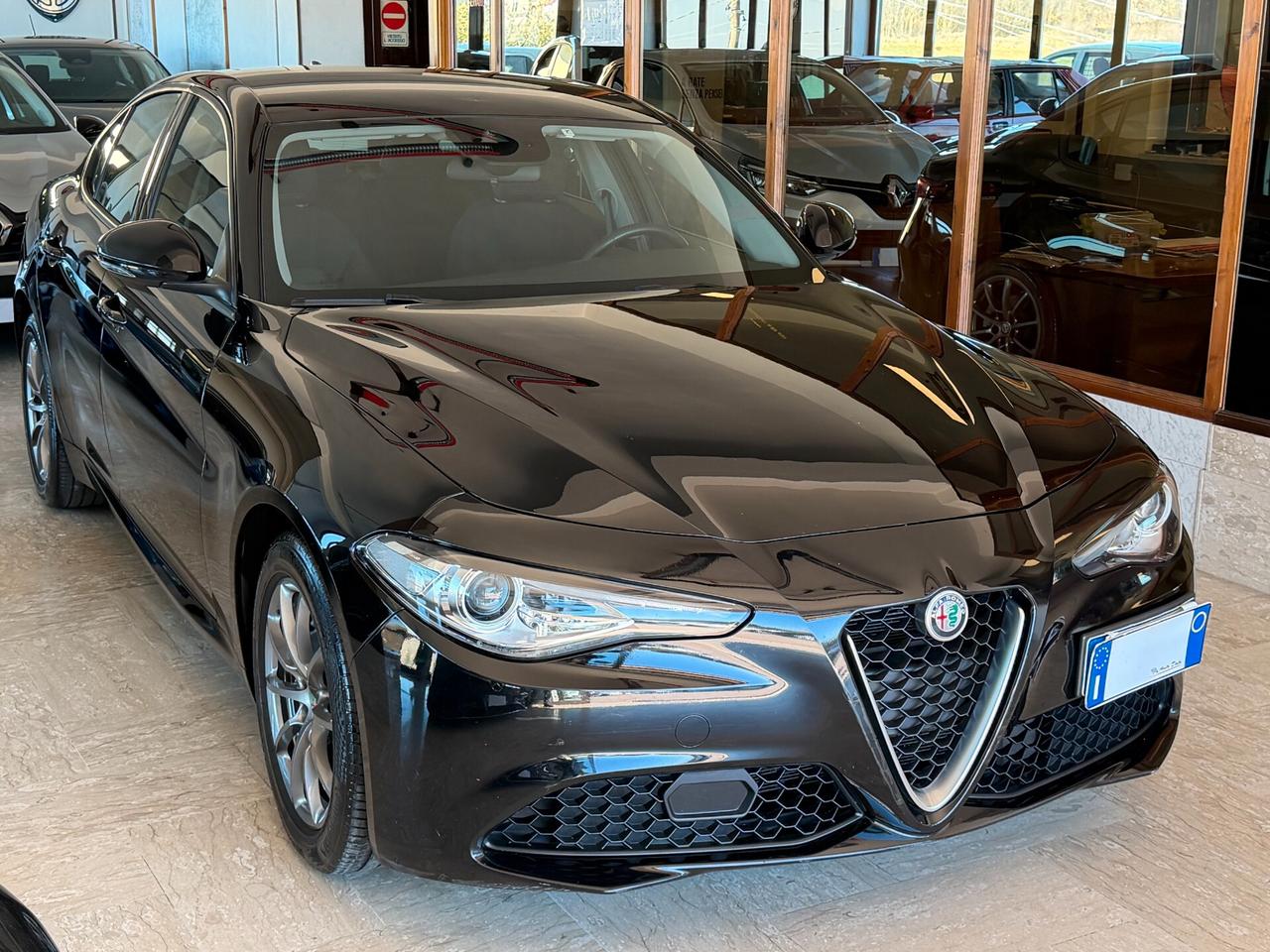 Alfa Romeo Giulia 2.2 TURBODIESEL 160 cv. AT8 BUSINESS (Nav)