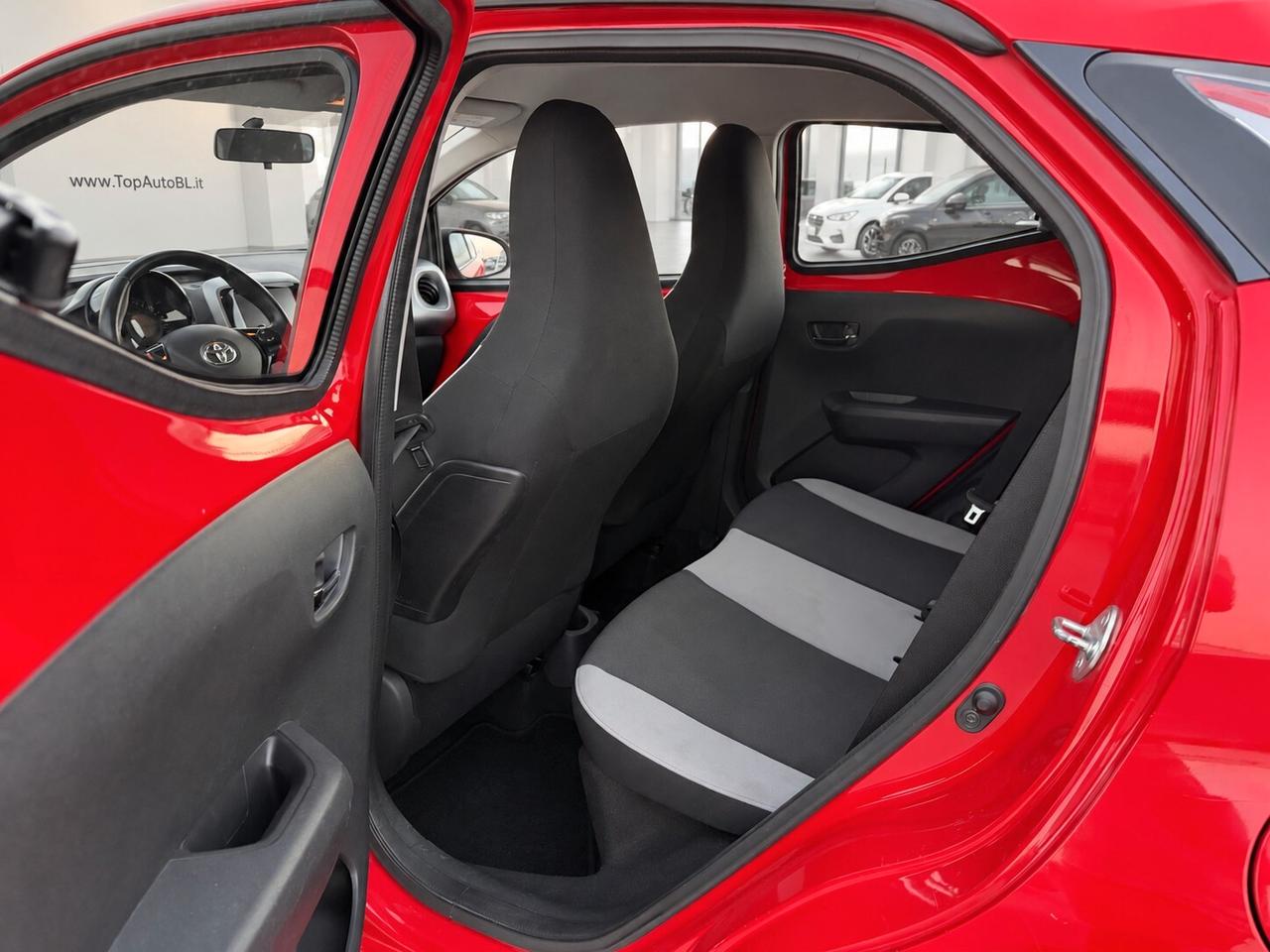 Toyota Aygo 1.0 VVT-i 69 CV 5 porte x-play TSS MMT