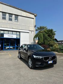 VOLVO XC60 B4 (d) AWD Geartronic Business