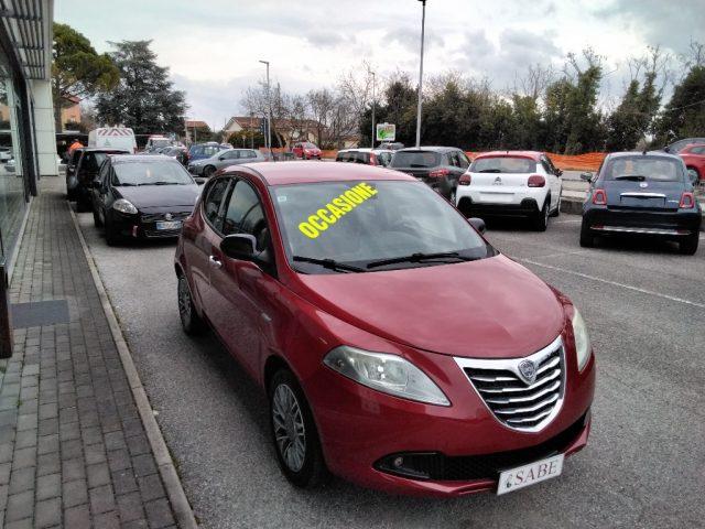 LANCIA Ypsilon 1.2 69 CV 5 porte Black & Red
