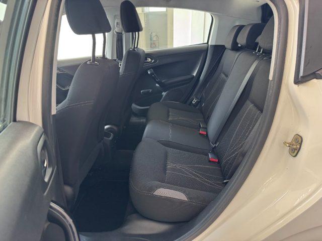 PEUGEOT 208 1.4 8V e-HDi 68CV S&S robot. 5p. Active
