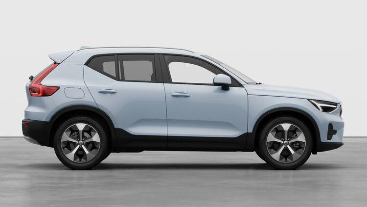 VOLVO XC40 CORE B3 AUTO PREZZO PROMO FINO AL 31/12/2025