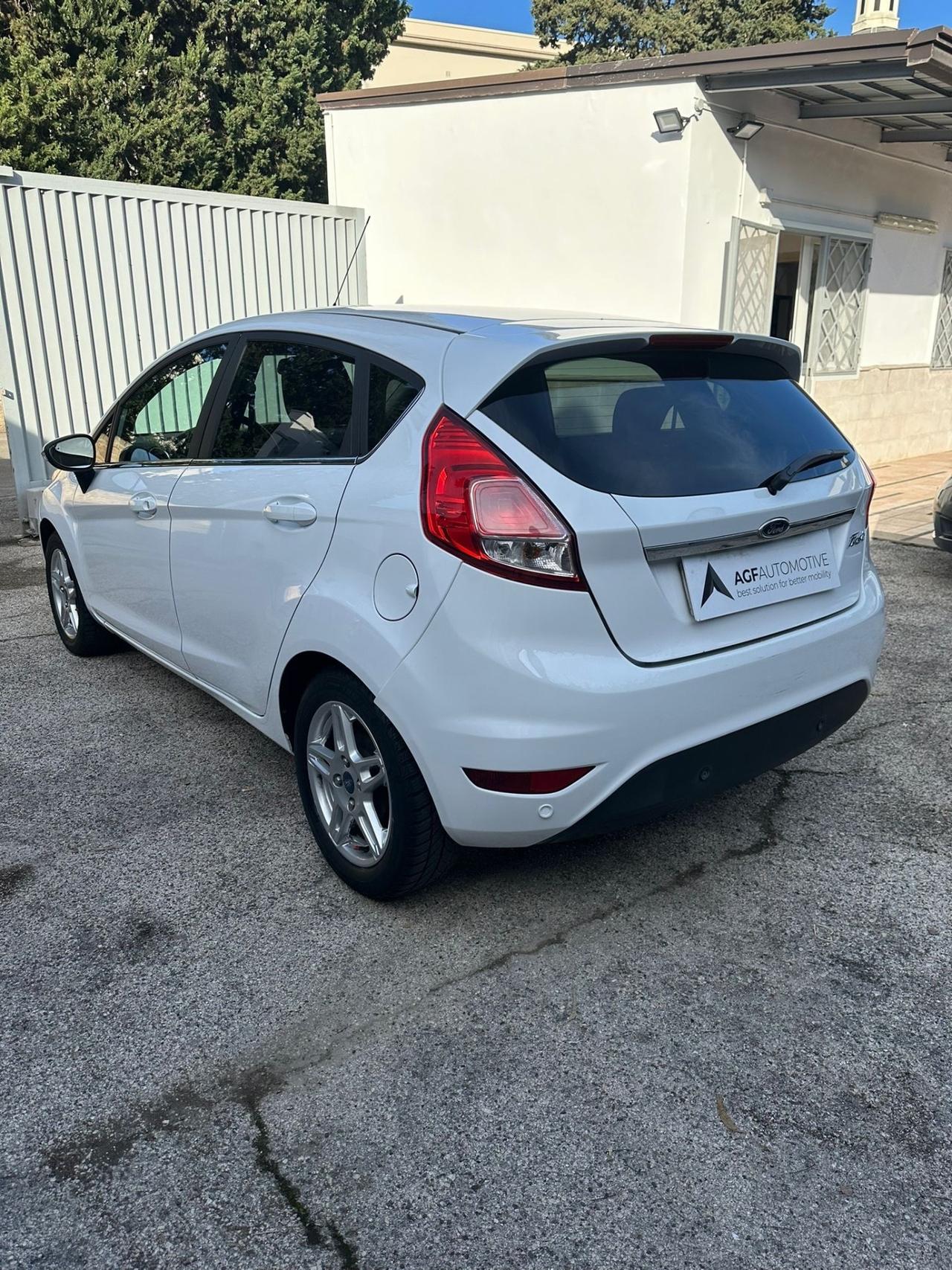 Ford Fiesta 1.5 TDCi 75CV 5 porte Titanium