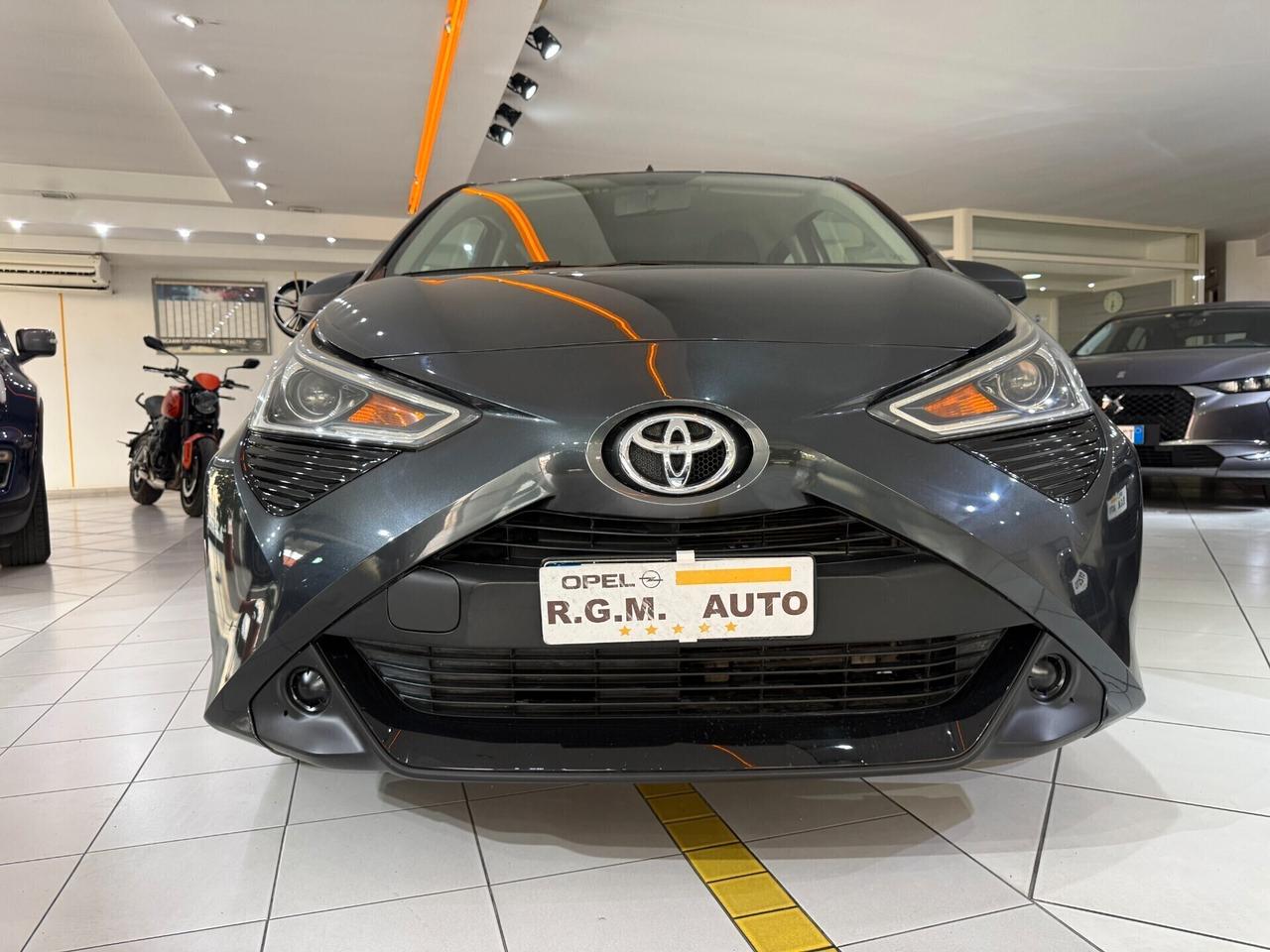 Toyota Aygo 1.0 VVT-i 72 CV 5 porte x-play MMT