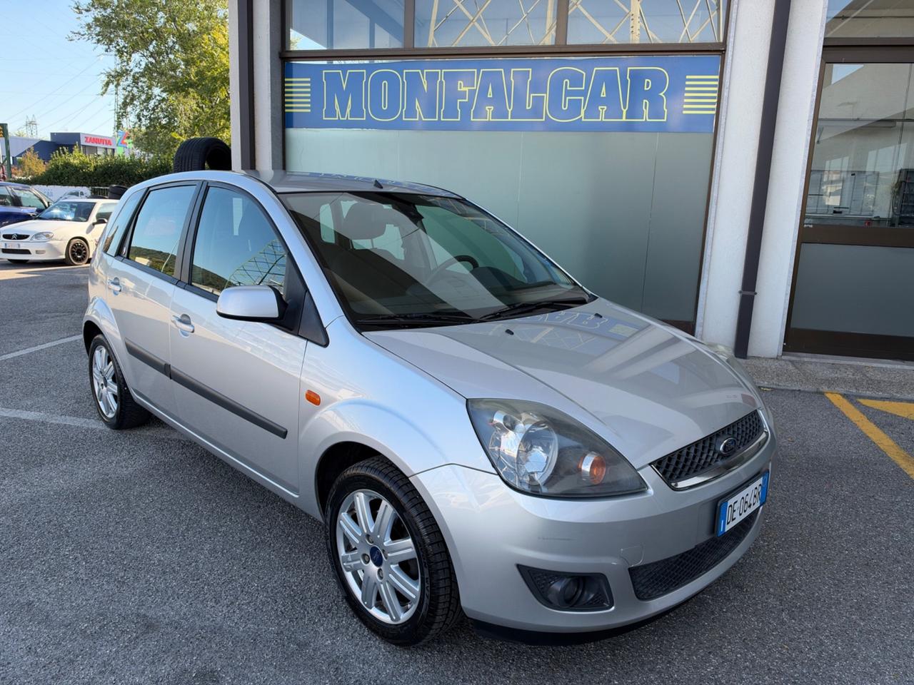 Ford Fiesta 1.2 16V 5p. Ghia