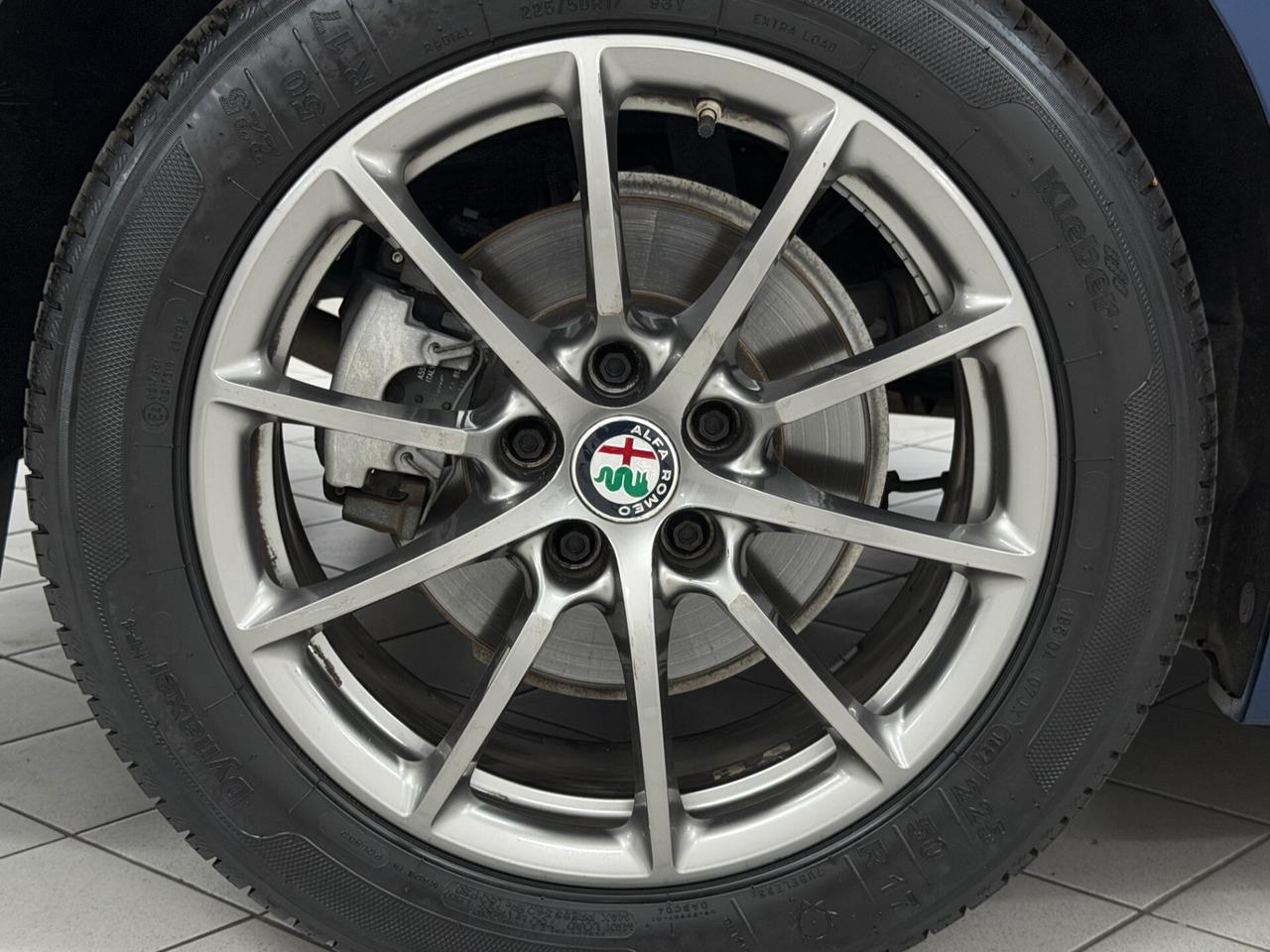 Alfa Romeo Giulia 2.2 TD 150 CV SUPER KIT DISTRIBUZIONE ESEGUITO A 109000 KM GOMME NUOVE - CARFAX VISIBILE DALLE FOTO