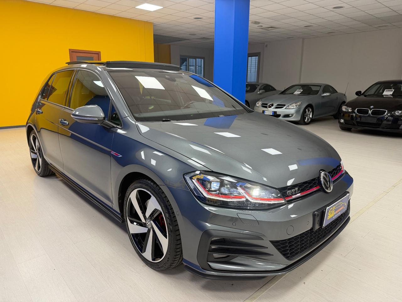 Volkswagen Golf GTI 230 CV TETTO APRIBILE*INTERNI SPORTIVI**PARI AL NUOVO**