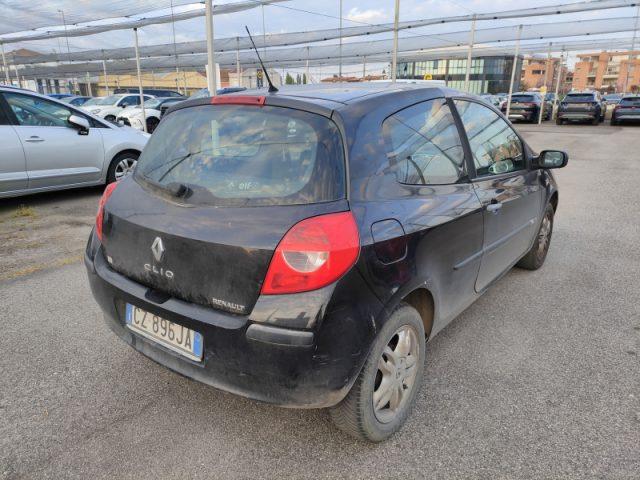 RENAULT Clio 1.2 16V 3 porte Confort