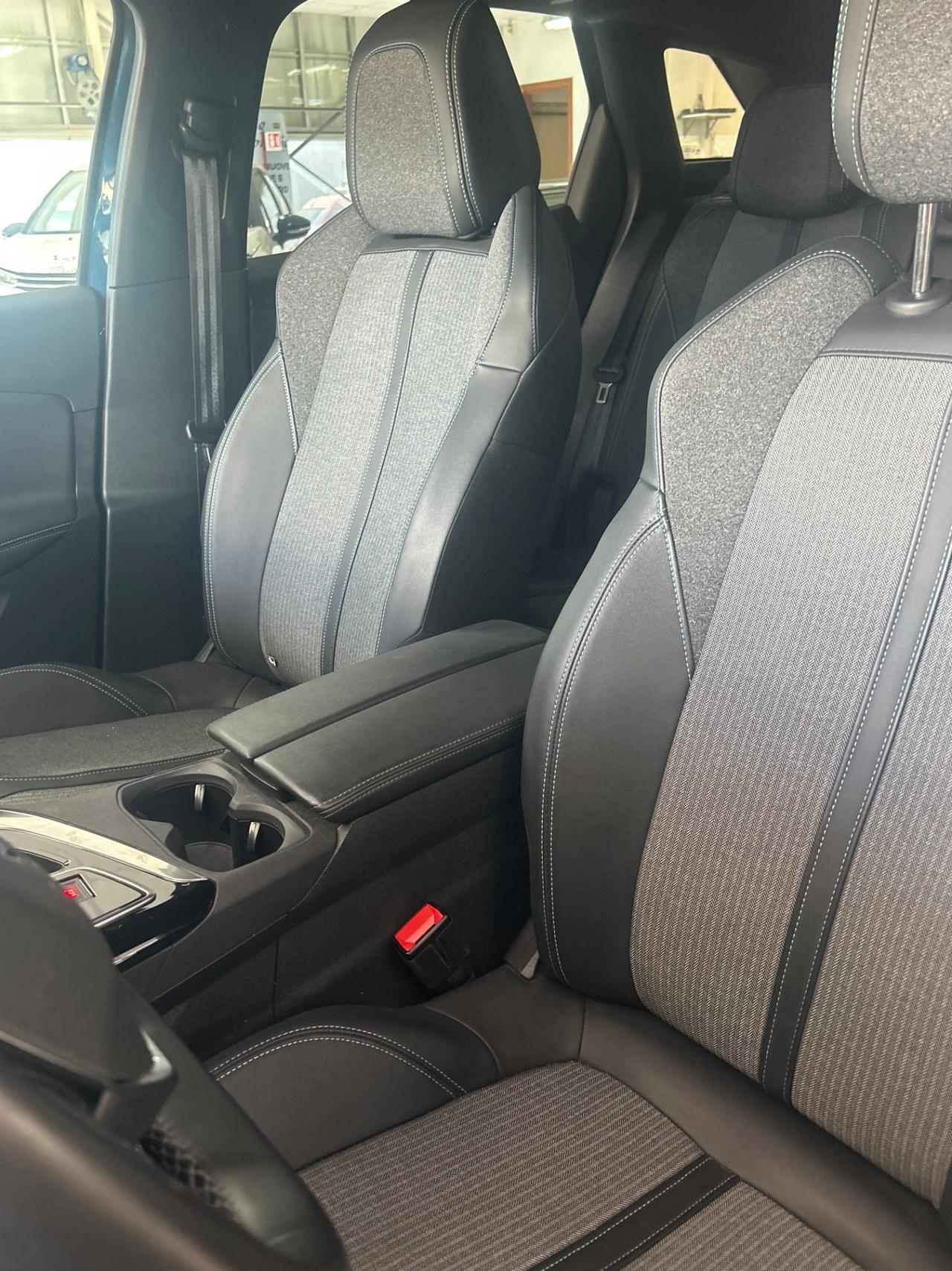 Peugeot 3008 BlueHDi 130 S&S EAT8 Allure