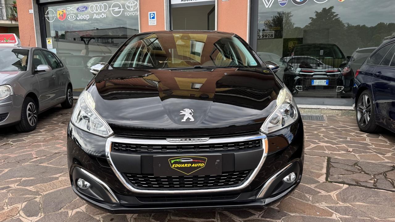 Peugeot 208 PureTech 82 5 porte Allure NAVI CAMERA
