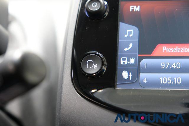 TOYOTA Aygo 1.0 VVT-i 72 CV 5 PORTE X-PLAY MMT NEOPATENTATI