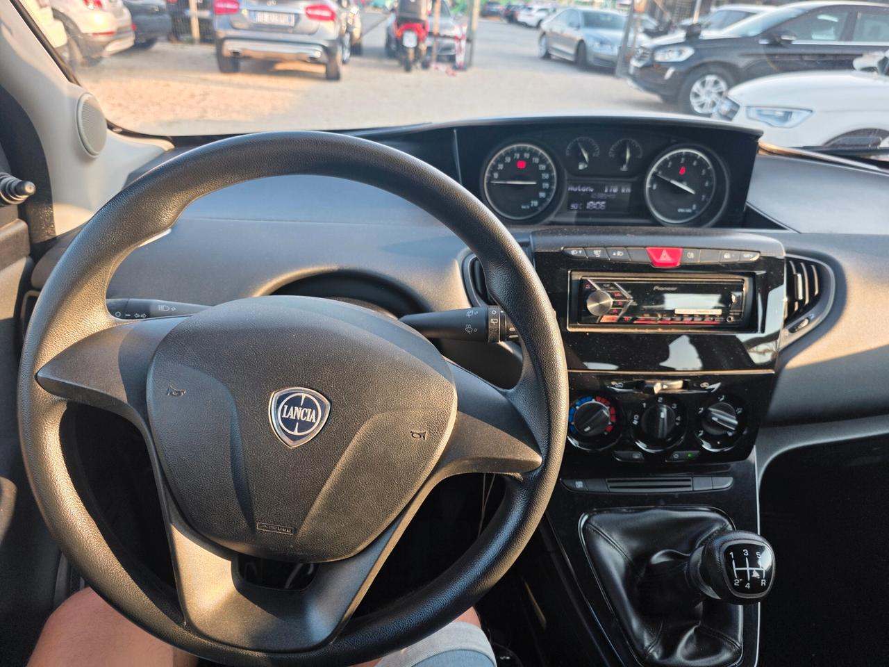 Lancia Ypsilon 1.2 69 CV 5 porte Silver