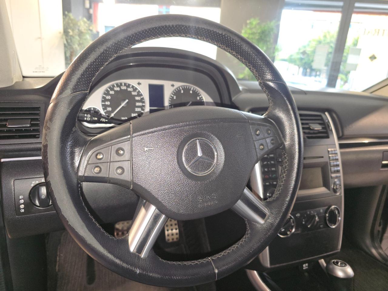 Mercedes-benz B 180 AUTOMATIC