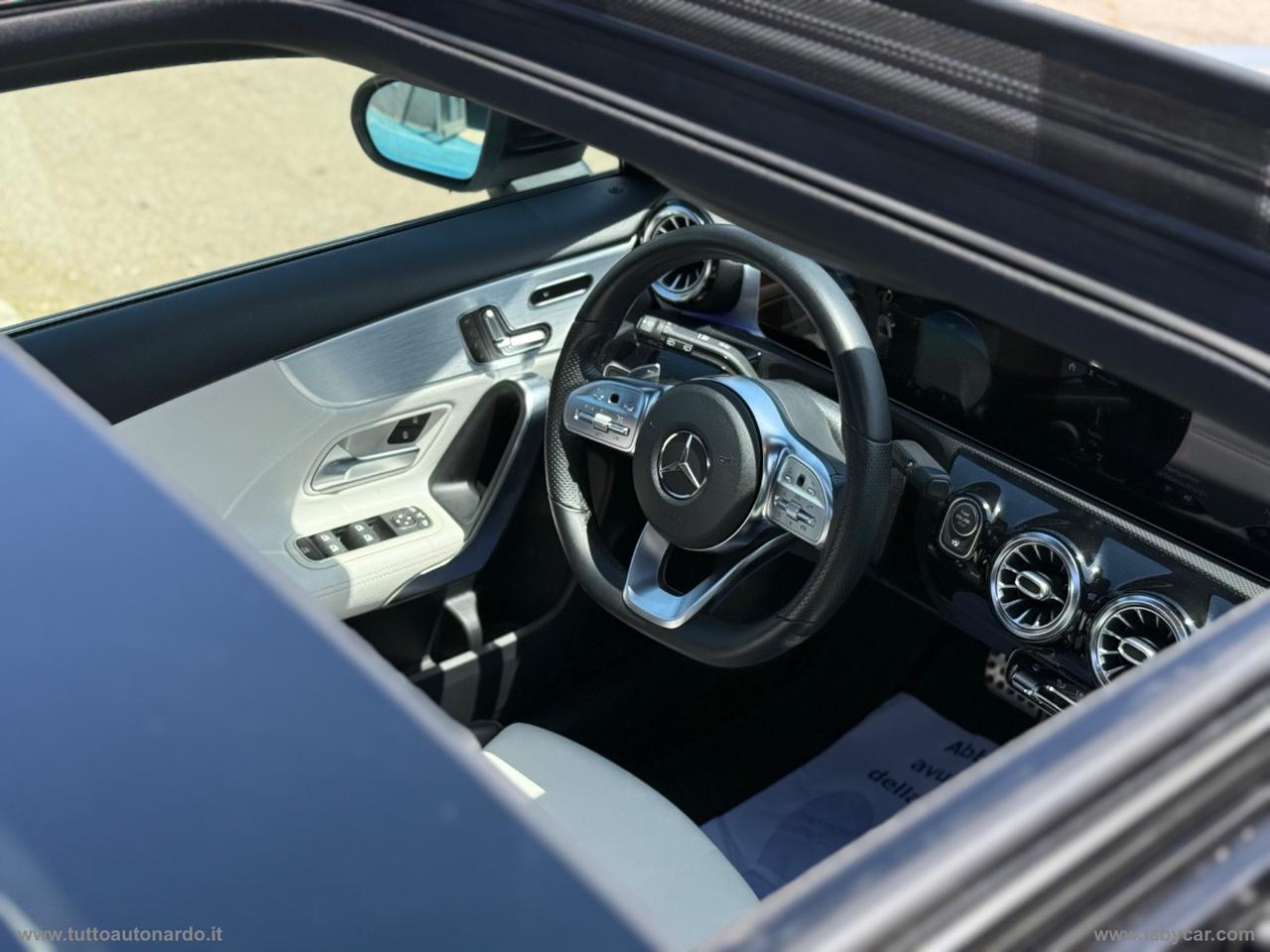MERCEDES-BENZ A 180 d Automatic Premium