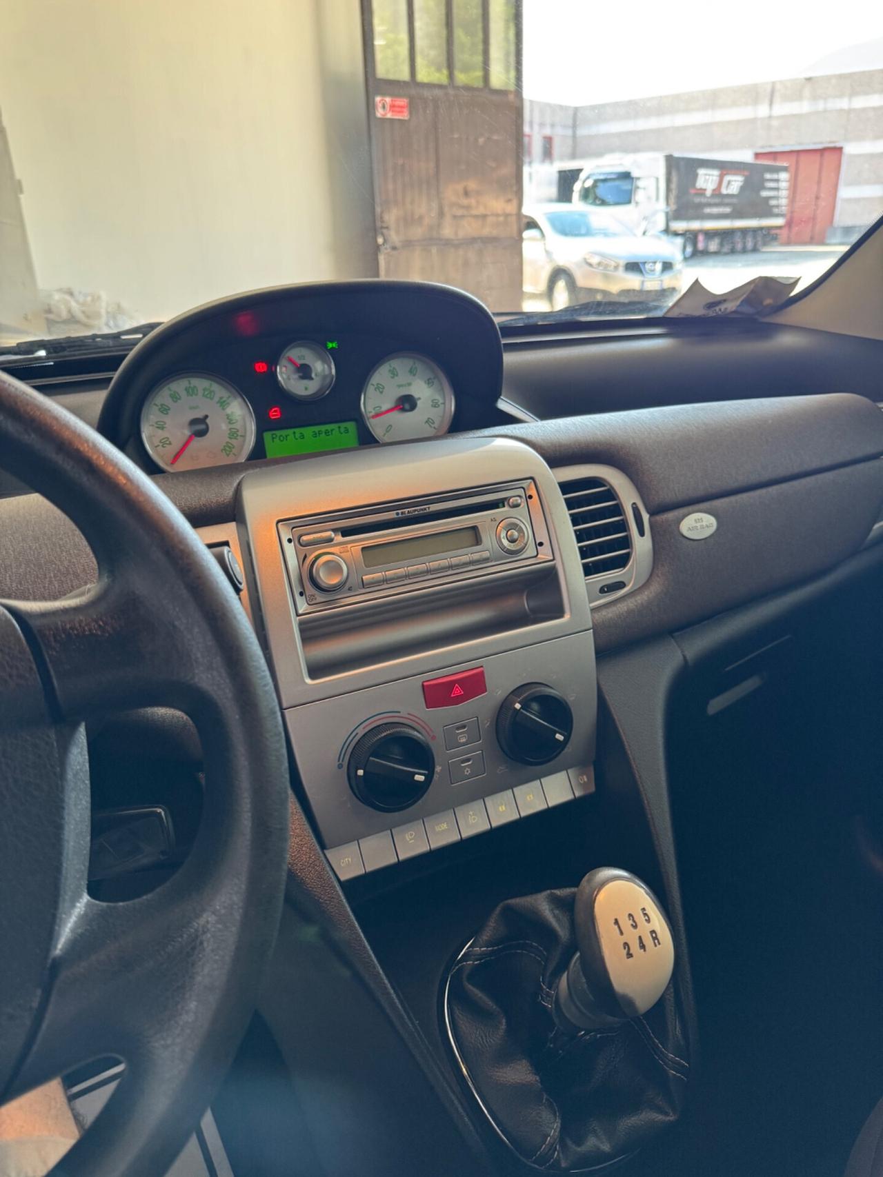 Lancia Ypsilon 1.4 Platino Ecochic GPL