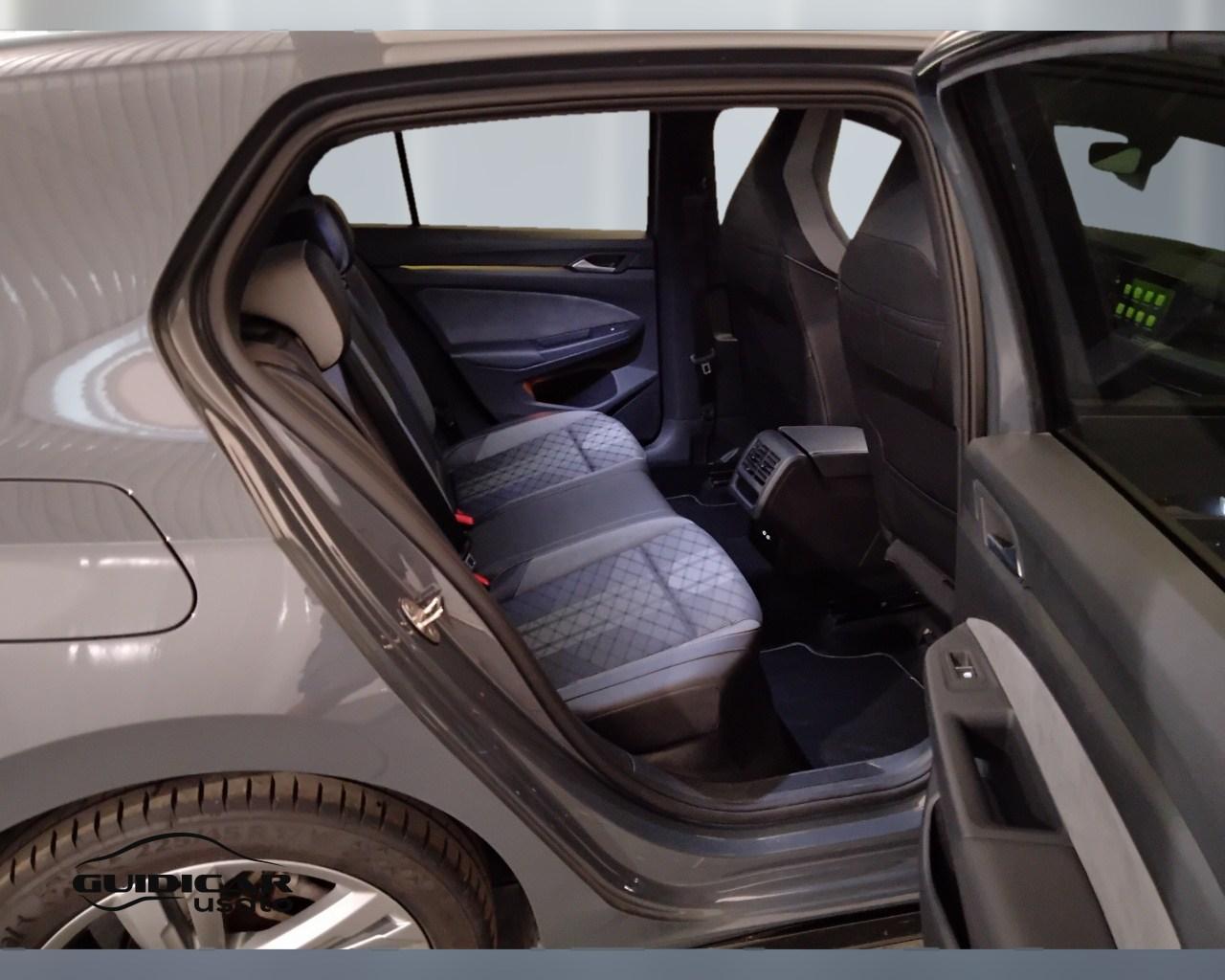 VOLKSWAGEN Golf VIII 2020 - Golf 1.5 etsi evo R-Line 130cv dsg