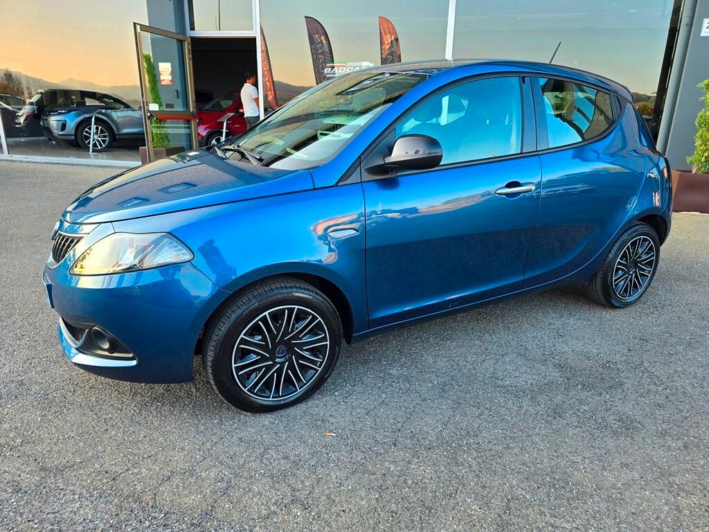 Lancia Ypsilon 1.0 FireFly 5 porte S&S Hybrid Silver Plus