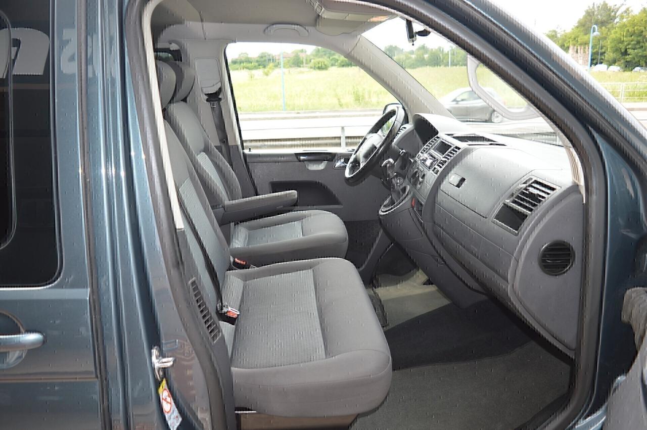 Volkswagen Multivan T5 Caravelle 2.5 TDi 130 CV