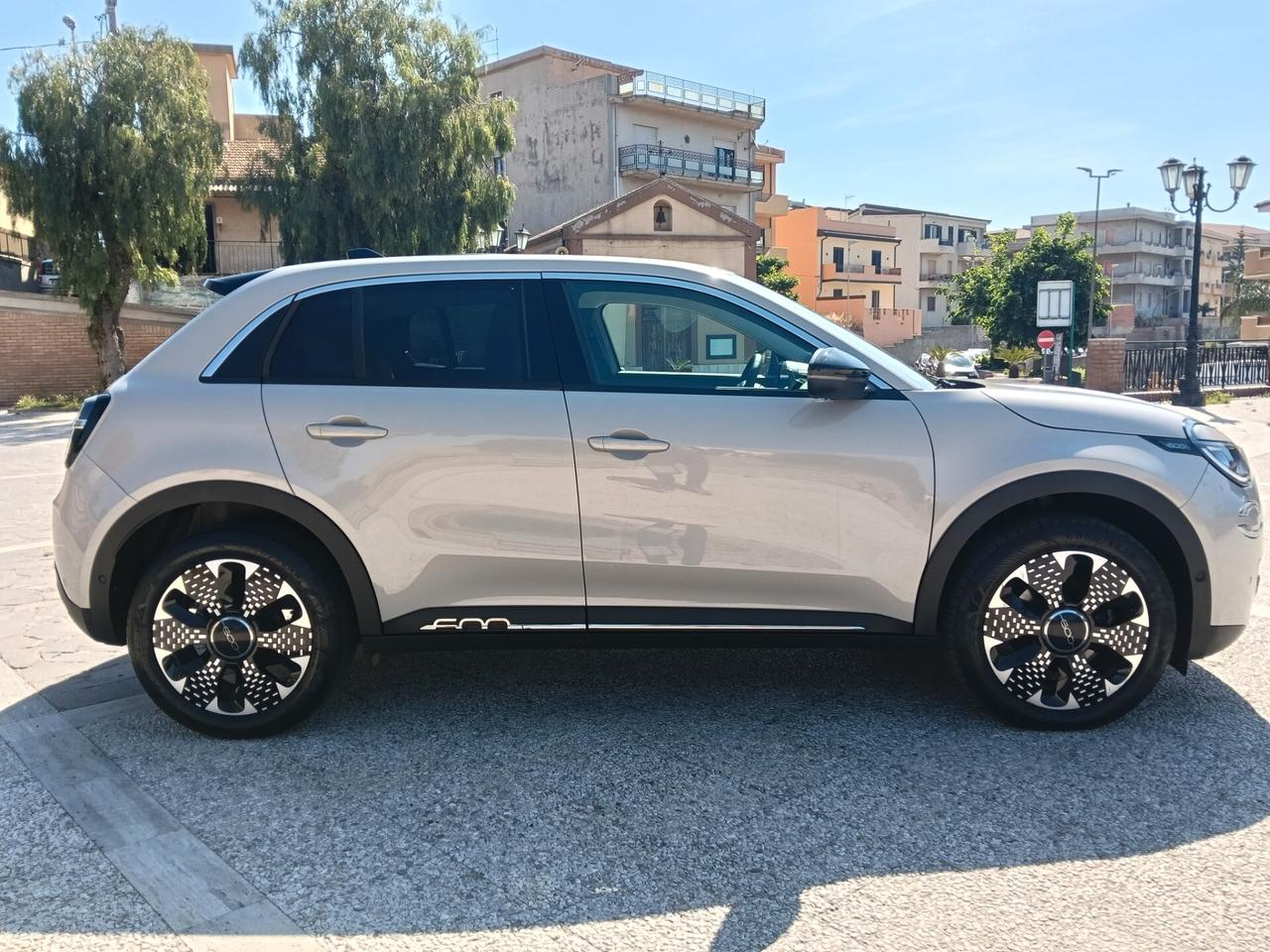 Fiat 600 Hybrid 100 CV DCT MHEV La Prima