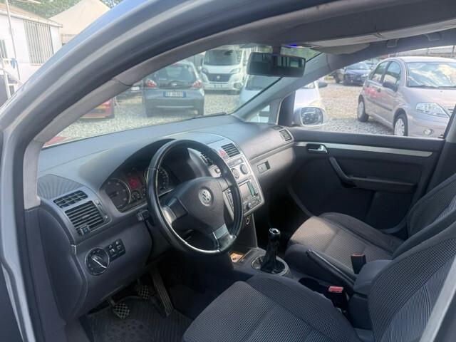 Volkswagen Touran 2.0 TDI 136CV Highline 7 POSTI