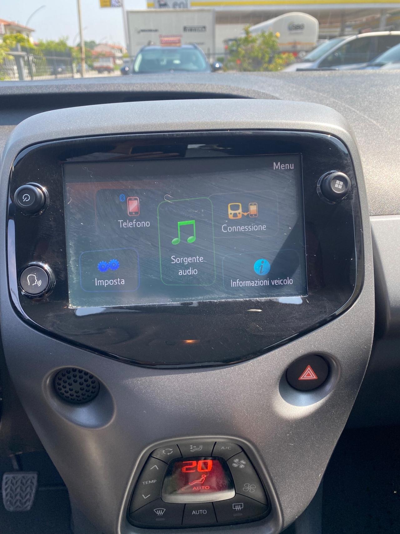 Toyota Aygo Connect 1.0 VVT-i 72 CV 5 porte x-clusiv