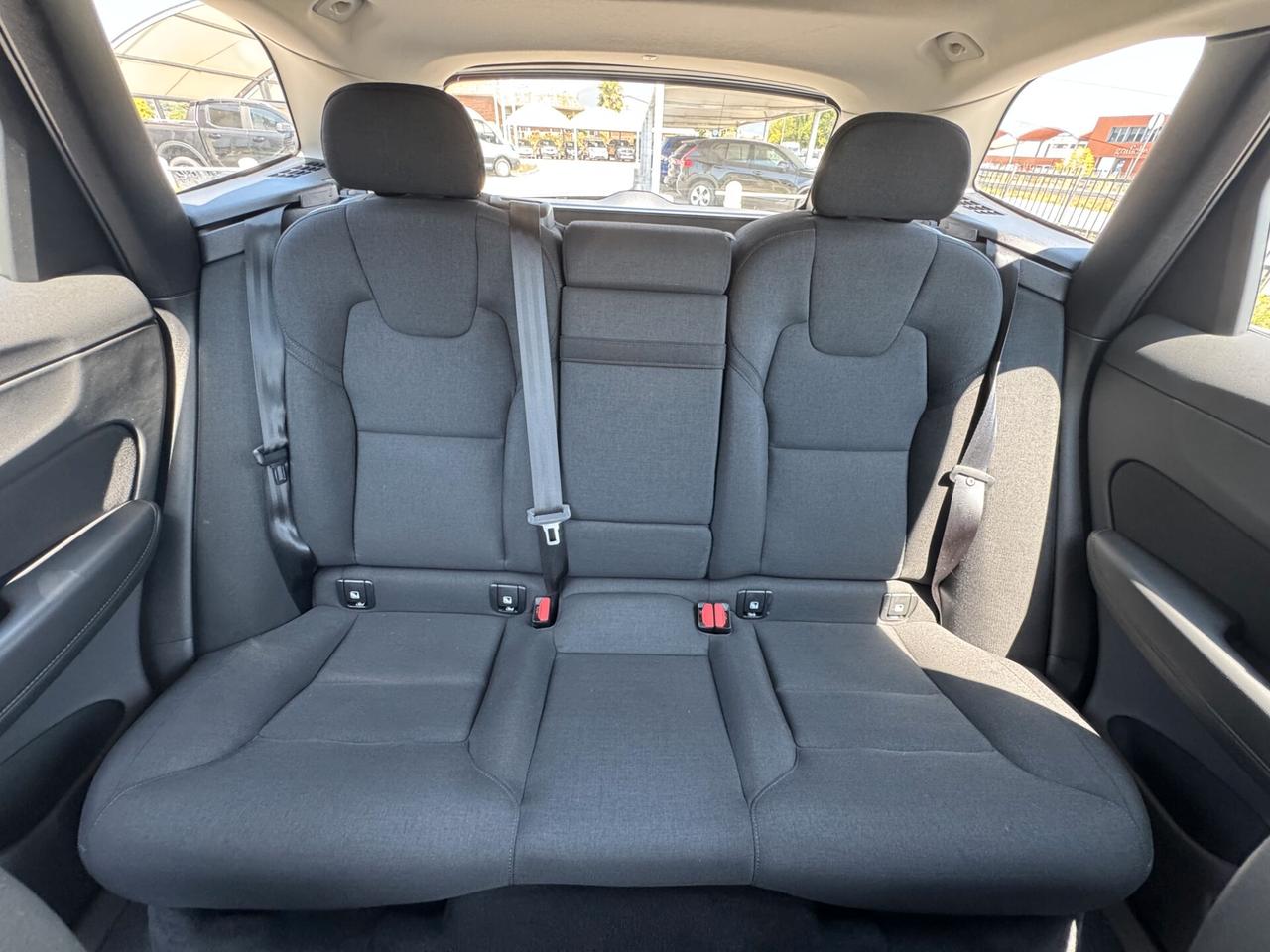 Volvo XC60 B4 AWD Diesel-Hybrid Momentum