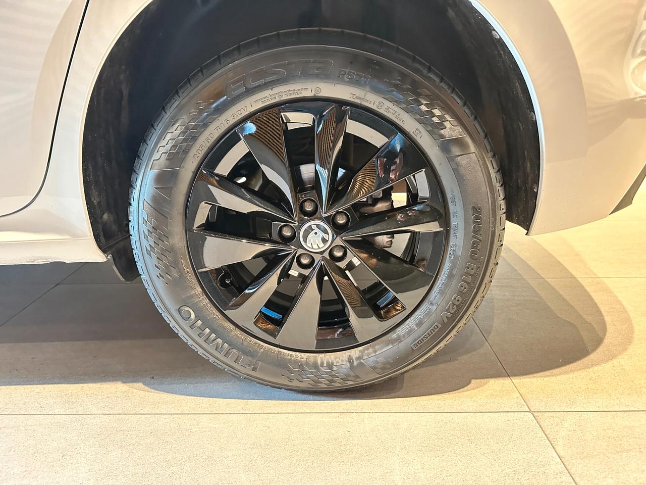 Skoda Kamiq 1.0 TSI Ambition Black Dots