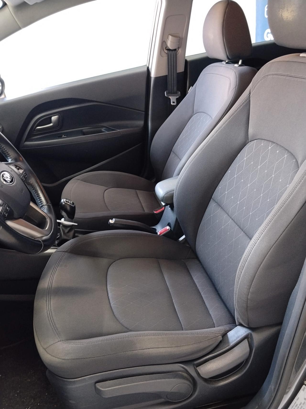 Kia Rio 1.1 diesel 2015 CON GARANZIA