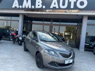 Lancia Ypsilon 1.0 Hybrid