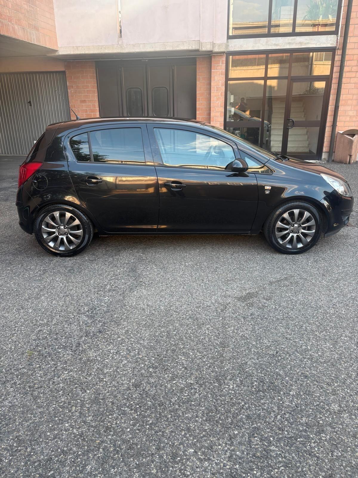 Opel Corsa 1.2 80CV 5 porte GPL-TECH Edition