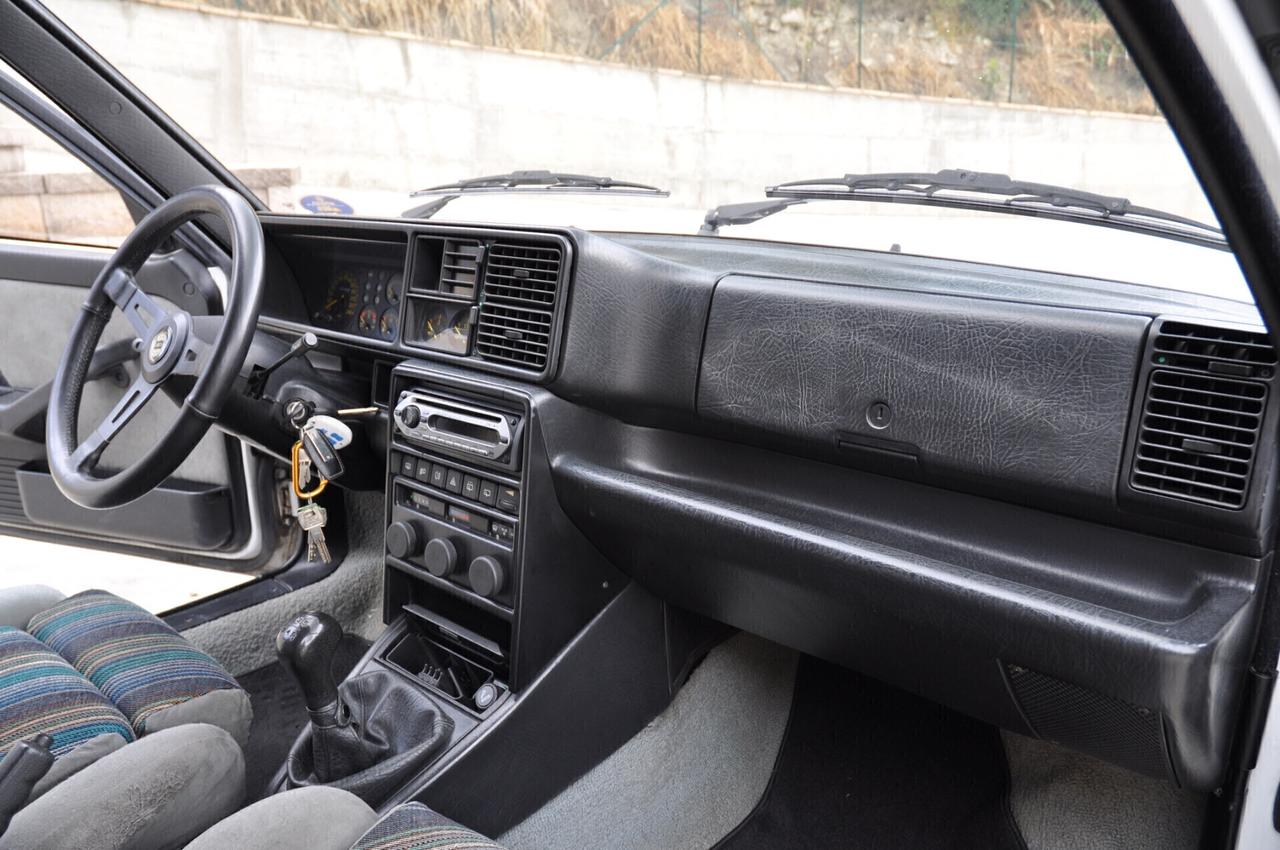 Lancia Delta 2.0i.e. turbo HF integrale 8V (ASI TARGA ORO)