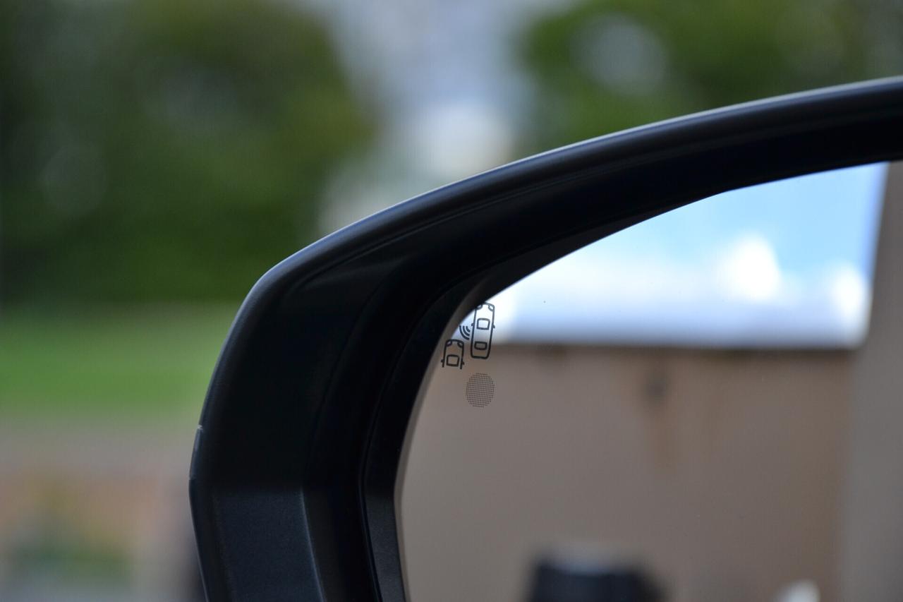 Peugeot 5008 1.5 HDi 130CV 7POSTI AUT.+NAV+LED+RCAM+PELLE+PDC