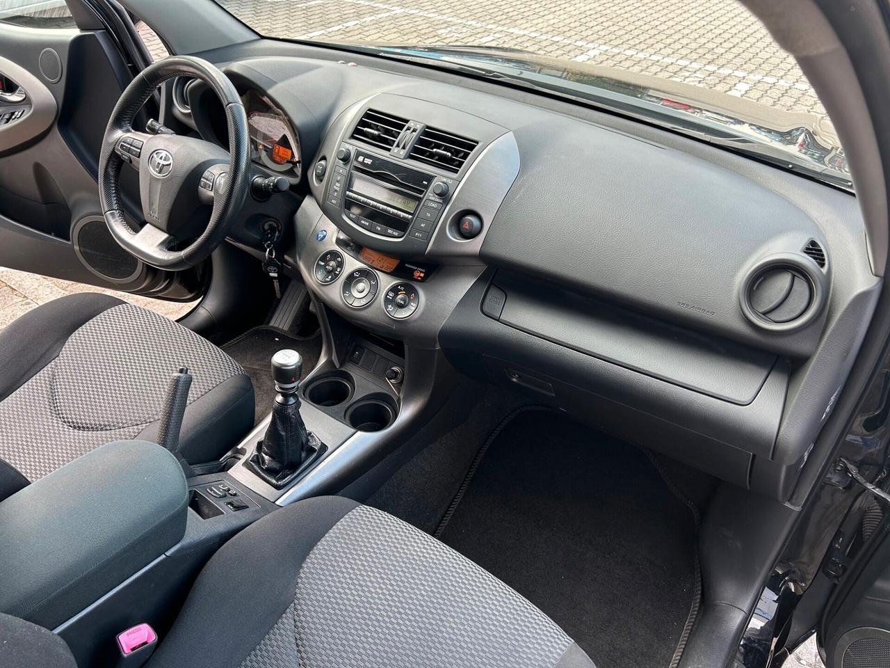 Toyota RAV 4 2.2 d-cat 4WD 177cv GANCIO TRAINO
