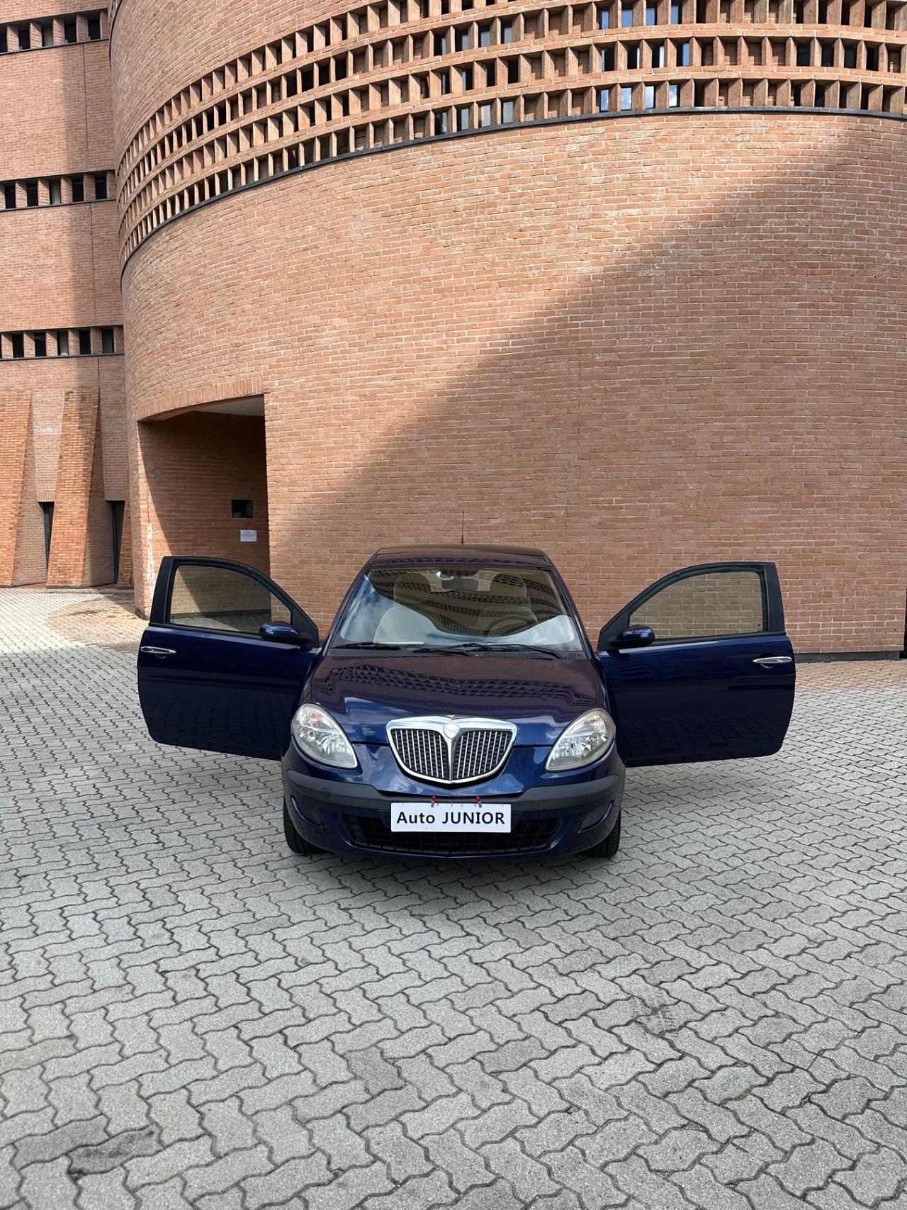 Lancia Ypsilon 1.3 MJT 90 CV Platino