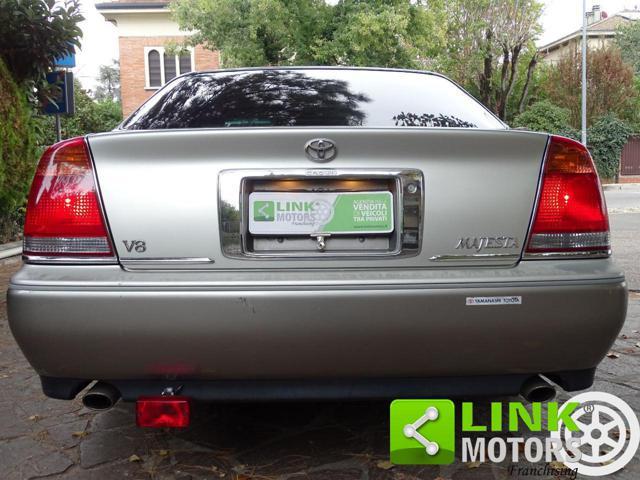 TOYOTA Crown Majesta 4.0 V8 S170 - 1999 ASI - Import